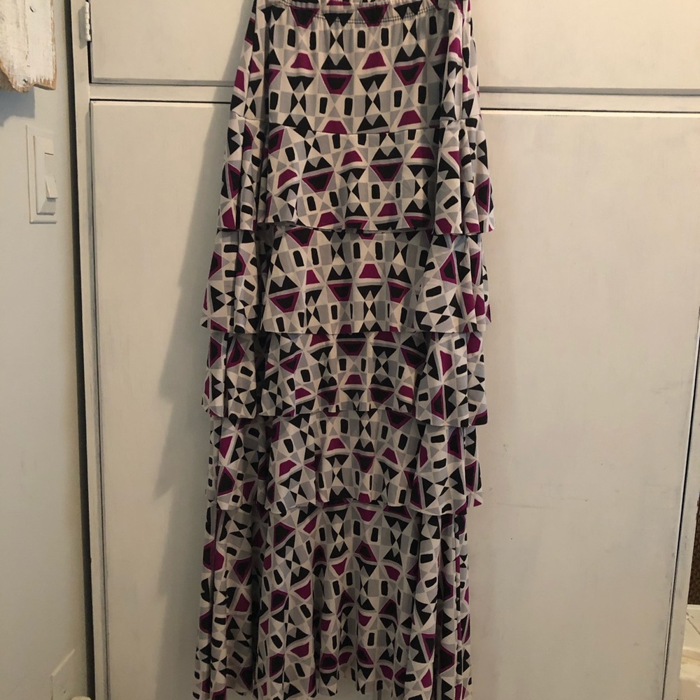 Junee Small Ladies Ruffle Skirt